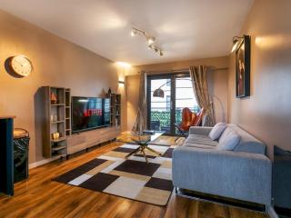 Pass the Keys Stunning City Views Stylish 2BR Apartment with Balcony - Nottingham - 0