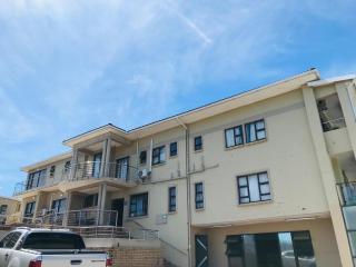 Sunset Bay Lodge - East London - 5