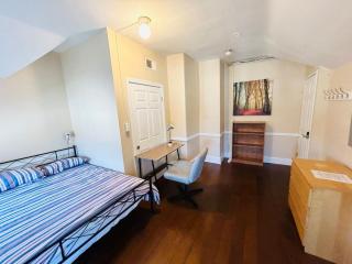 Big room in Federal Hill, Downtown with shared bathroom and kitchen ca - Providence - 2