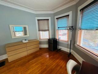 Spacious room in Federal Hill near Downtown with shared bathroom and kitchen aa - Providence - 3