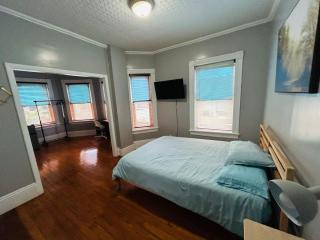 Spacious room in Federal Hill near Downtown with shared bathroom and kitchen aa - Providence - 2