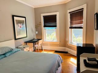 Spacious room in Federal Hill near Downtown with shared bathroom 14 - 8