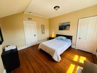 Sunny spacious room in Federal Hill, Downtown with shared bathroom and kitchen cb - Providence - 8