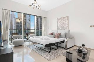 FIRST CLASS 1BR Charming City View - Dubai - 2
