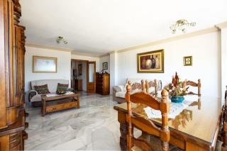 Primera línea con vistas al mar y garaje - Estepona - 1