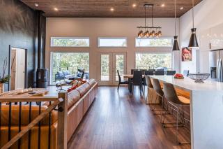 Modern Mountain Chalet Sauna Hot Tub & Fireplace - 9