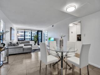 Cozy 2 Bedroom Ocean View Beach Service 707 - Miami Beach - 8