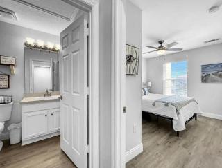 Scenic 3BR Family Retreat, Pool, Gym, 3mi to Disney - 8