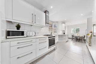 Luxury 4-Bedroom Modern Flat in Central London Steps from Station, Sleeps 9 in Style! - Londra - 2