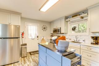 Less Than 1 Mi to Dtwn Pet-Friendly Cabin in Murphy! - Murphy - 1