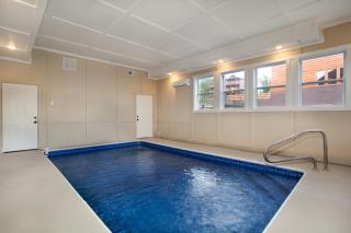 Maya w Indoor Pool Hot Tub Theater - 0