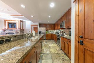 Big Horn Lodge 404 by East West Hospitality - 1