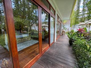 Party Size 4 Bedroom Villa Kerobokan - Seminyak - 7