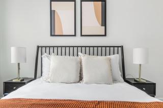 Gold Coast 1BR w Doorman Gym 2 blocks to L CHI-549 - 1