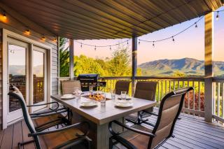 Mountain Moonrise 3BR 3BA - Scenic Falls, Mtn View, Hot Tub, Gameroom, Firepit - Sleep 8- - 2