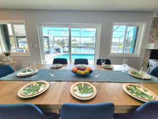 Sandys Coral Retreat! Canal Front, Pool, Spa & More - Bradenton - 2