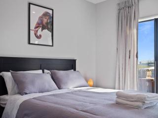 Spa Hideaway in Central City with Parking - 1