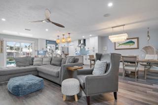 COCO LOCO! Canal Front, Pool, Dock & More! - Bradenton - 3