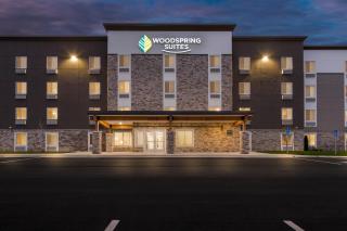 WoodSpring Suites Kansas City Airport - 9