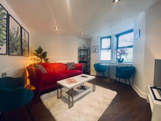 2 Bedroom - Garden Apartment, with parking - Harrogate - 9