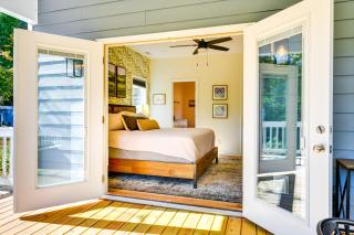Waterfront Lake Hickory Retreat with Private Dock! - Hickory - 1
