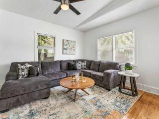 Spacious Home Near Zoo Atlanta l Sleeps 12 Includ - Atlanta - 5