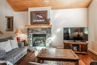 Mammoth Gateway Village #1 - Highly Updated Townhome - Walk To Village 3 Bed+Loft, Sleeps 10 - Mammoth Lakes - 4