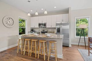 Water,Power,WIFI- 10 Min to Downtown AVL - Asheville - 2