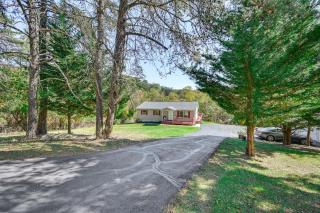 Private Deck Berkeley Springs Getaway! - Berkeley Springs - 8