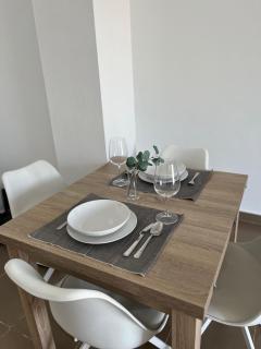 Málaga Prime Location - Stylish Apartment with Free WiFi, Free Parking, Steps from the Historic Center - Málaga - 1