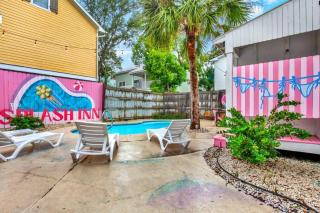 Splash Inn Lower Unit Heated Pool Walk to Beach - Tybee Island - 2