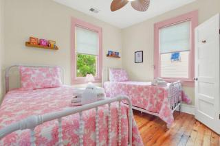 Splash Inn Upper Unit Heated Pool, Walk to Beach - Tybee Island - 4