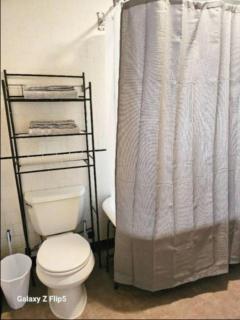 Nice bedroom in Lincoln with shared bathroom and kitchen a - Lincoln - 8