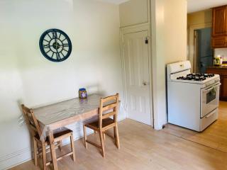 Nice bedroom in Lincoln with shared bathroom and kitchen a - Lincoln - 6