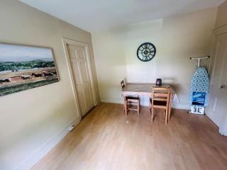 Nice bedroom in Lincoln with shared bathroom and kitchen a - Lincoln - 4