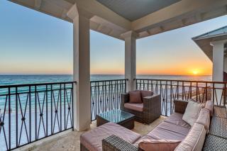 Sea La Vie- On the Beach- 2 Pools- Elevator - 2