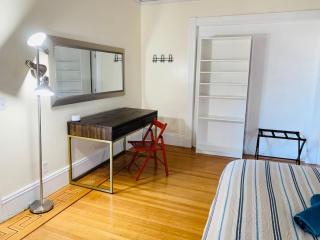 Spacious room in Federal Hill, Downtown with shared bathroom and kitchen 25 - Providence - 8