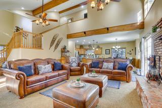 Family-Friendly Home with Hot Tub in Big Bear! - Big Bear City - 7