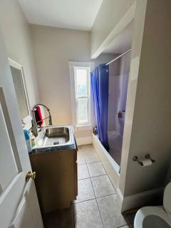 Spacious room in Federal Hill next to Downtown with shared bathroom and kitchen ab - Providence - 2