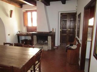 Cozy house in Mendicino, 70m² with fireplace - 8