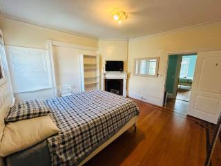 Large beautiful room in Federal Hill, Downtown with shared bathroom and kitchen 21 - Providence - 2