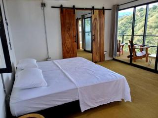Piscina-paisaje-calma y confort-Villa Luz de luna - Santa Fe de Antioquia - 3