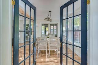 Downtown Spacious Family Oasis - 8