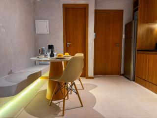 Studio 250m da PRAIA I PISCINA no ROOFTOP com VISTA DESLUMBRANTE I AR-CONDICIONADO I WiFi 100Mbps I ESTACIONAMENTO I Portaria 24h - Salvador - 6