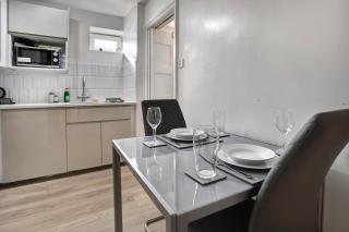 Cozy 3-Bed House near LCY & EXCEL ideal for groups & families - Londra - 4