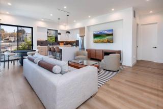 Luxury Living in Westlake 4BR Gem with Parking - Los Angeles - 4