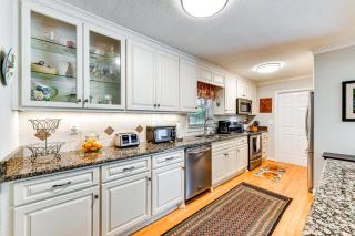 1 Mi to Dtwn: Home w/ Fire Pit & Deck in Hudson! - 1