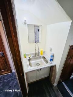 Nice room near Whole Foods, Brown University with shared bathroom and kitchen da - Providence - 4