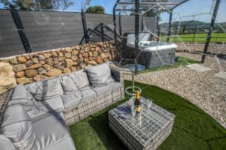 Cow Byre Accommodation - Larne - 8
