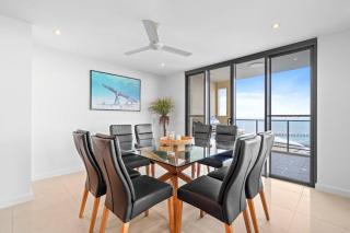 ZenLux 4BR Waterfront Penthouse Pad 270 Panoroma - Darwin - 9
